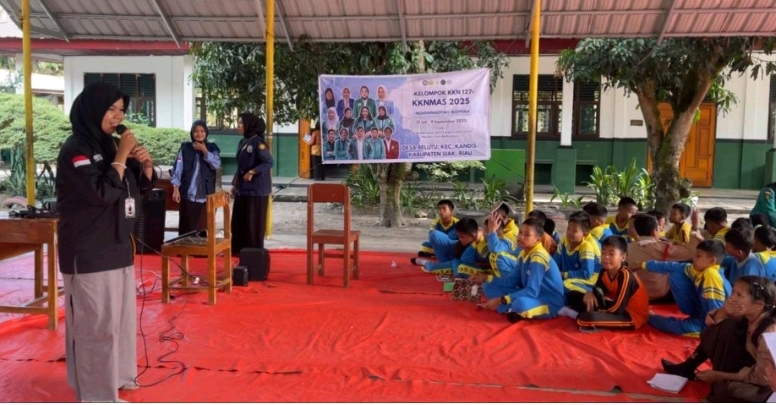 MAHASISWA KKN MUHAMMADIYAH KELOMPOK 127 GELAR SOSIALISASI ANTI BULLYING