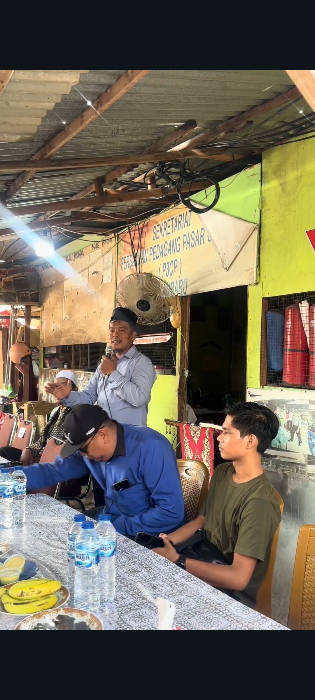 Pedagang Gelar Syukuran atas Dibukanya Kembali U-Turn Depan Pasar Cik Puan, Wakil Walikota Turut Hadir