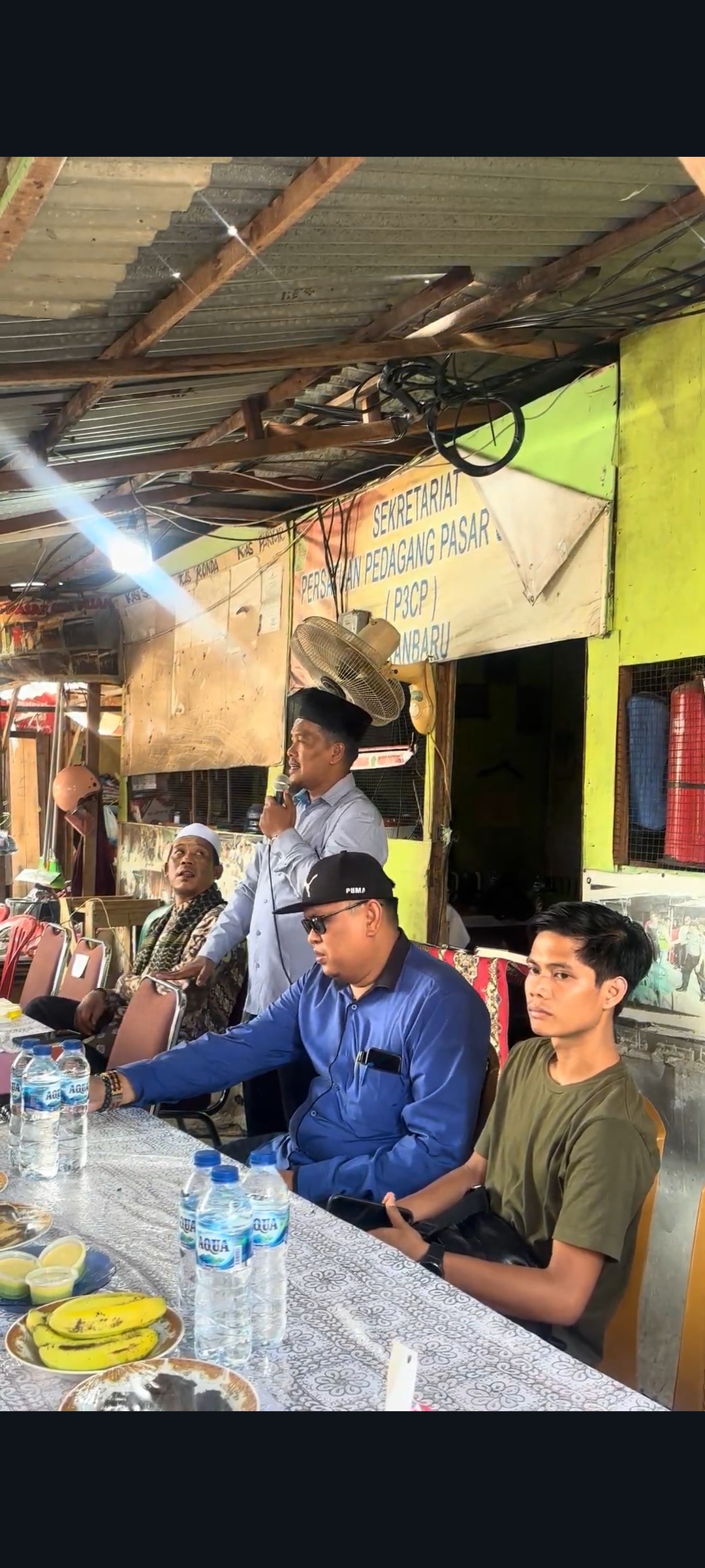 Pedagang Gelar Syukuran atas Dibukanya Kembali U-Turn Depan Pasar Cik Puan, Wakil Walikota Turut Hadir