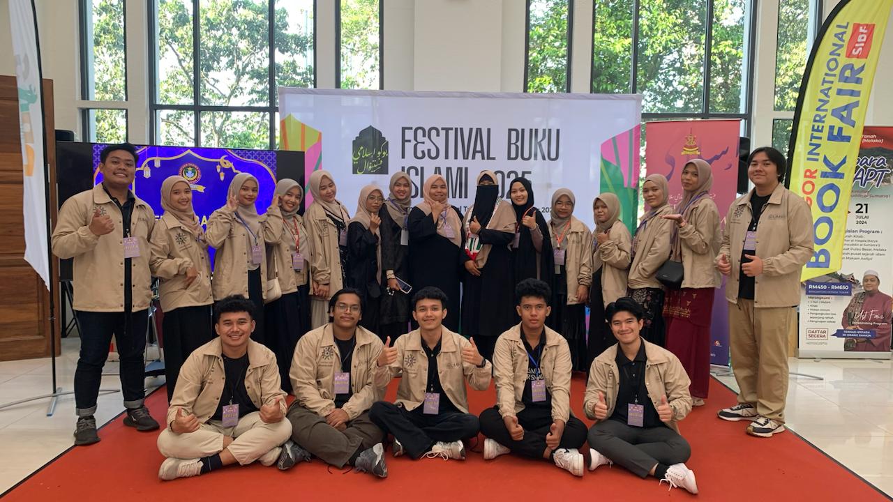 Kolaborasi Lintas Negara: KKN Internasional Mahasiswa UMRI Turut Sukseskan Persembahan Pentas Amal Islami di Masjid Negeri Shah Alam